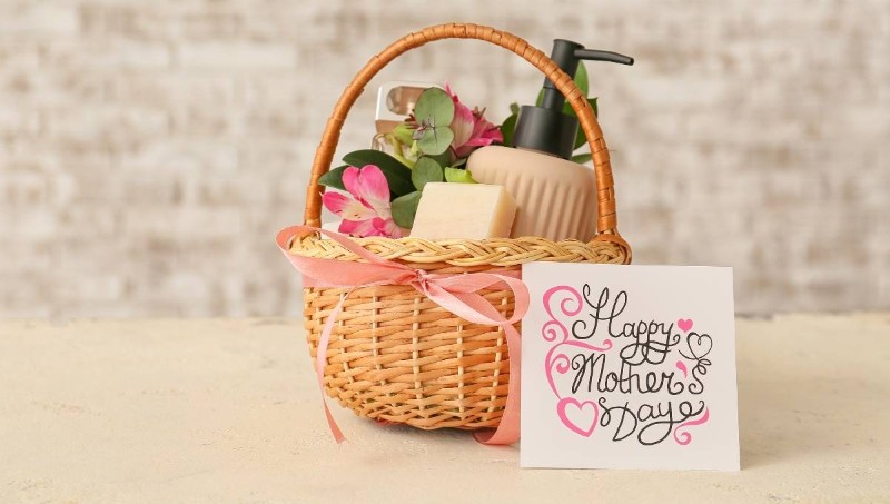 Mothers-Day-Gift-Basket-1-min-1